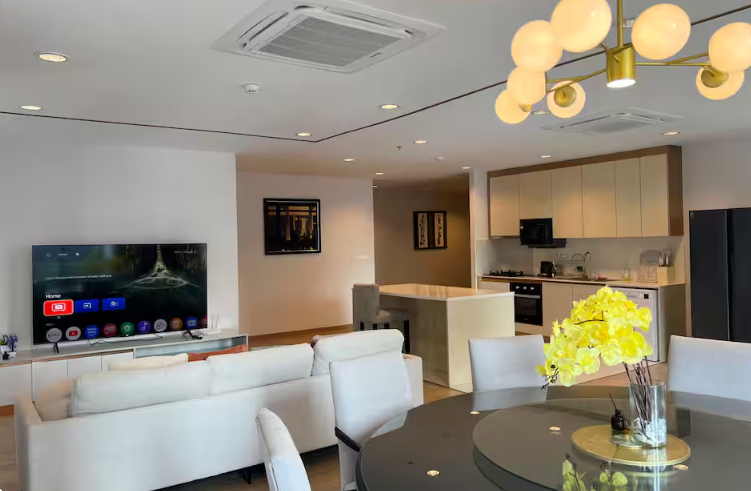 Room 302 — Dining Room